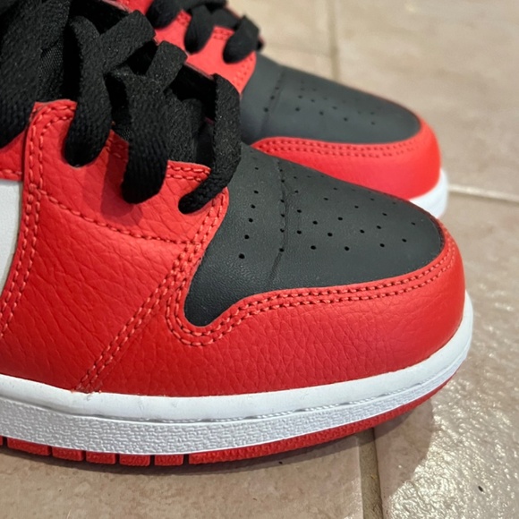 Air Jordan 1 “Rare Air” Max Orange Size 6.5Y - Picture 10 of 16